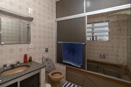 Casa à venda com 690m², 6 quartos e 8 vagasBanheiro Social