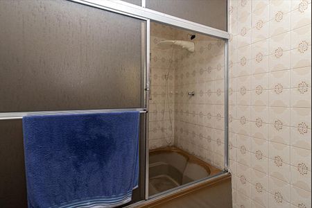 Casa à venda com 690m², 6 quartos e 8 vagasBanheiro Social