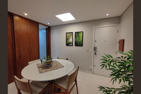 Apartamento à venda com 96m², 3 quartos e 2 vagasSala