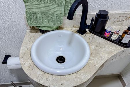 Casa de condomínio à venda com 200m², 3 quartos e 4 vagasLavabo Sala