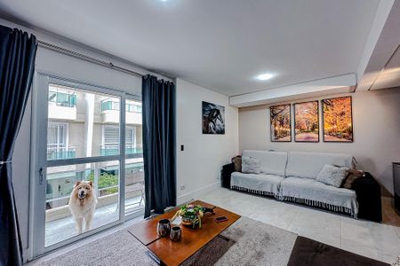 Casa de condomínio à venda com 200m², 3 quartos e 4 vagasSala