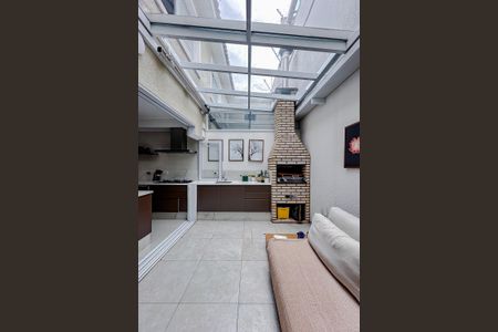 Casa de condomínio à venda com 200m², 3 quartos e 4 vagasÁrea externa