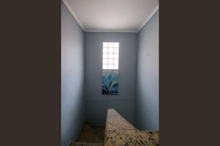 Casa de condomínio à venda com 205m², 3 quartos e 3 vagasEscada