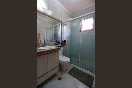 Casa de condomínio à venda com 205m², 3 quartos e 3 vagasBanheiro da Suíte