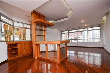 Apartamento à venda com 175m², 4 quartos e 3 vagas Apartamento à venda com 175m², 4 quartos e 3 vagasSala