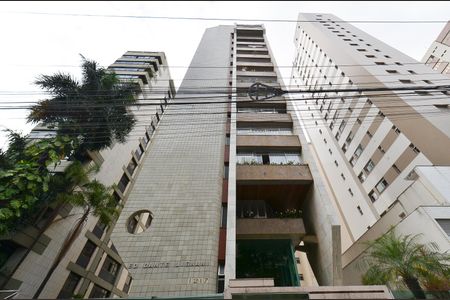 Apartamento à venda com 175m², 4 quartos e 3 vagas Apartamento à venda com 175m², 4 quartos e 3 vagasFachada