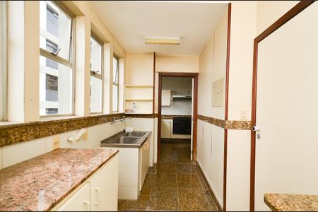 Apartamento à venda com 175m², 4 quartos e 3 vagas Apartamento à venda com 175m², 4 quartos e 3 vagasÁrea de Serviço