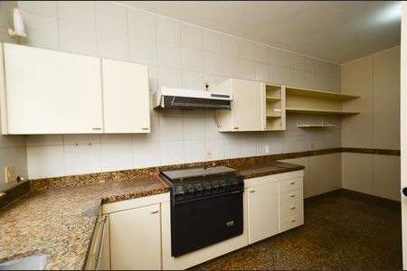 Apartamento à venda com 175m², 4 quartos e 3 vagas Apartamento à venda com 175m², 4 quartos e 3 vagasCozinha