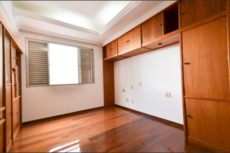 Apartamento à venda com 175m², 4 quartos e 3 vagas Apartamento à venda com 175m², 4 quartos e 3 vagasSuíte