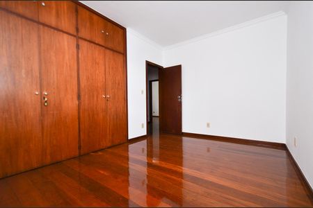 Apartamento à venda com 175m², 4 quartos e 3 vagas Apartamento à venda com 175m², 4 quartos e 3 vagasQuarto 2
