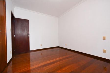 Apartamento à venda com 175m², 4 quartos e 3 vagas Apartamento à venda com 175m², 4 quartos e 3 vagasQuarto 2