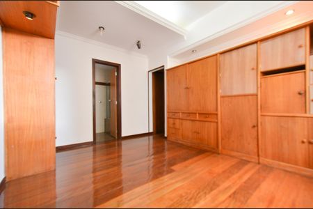 Apartamento à venda com 175m², 4 quartos e 3 vagas Apartamento à venda com 175m², 4 quartos e 3 vagasSuíte