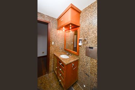 Apartamento à venda com 175m², 4 quartos e 3 vagas Apartamento à venda com 175m², 4 quartos e 3 vagasBanheiro Social