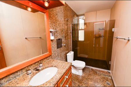 Apartamento à venda com 175m², 4 quartos e 3 vagas Apartamento à venda com 175m², 4 quartos e 3 vagasBanheiro Social