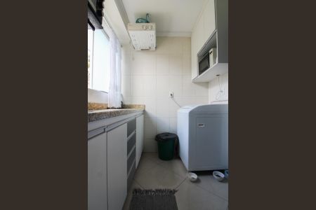 Apartamento à venda com 47m², 2 quartos e 1 vaga Apartamento à venda com 47m², 2 quartos e 1 vagaCozinha e Área de Serviço