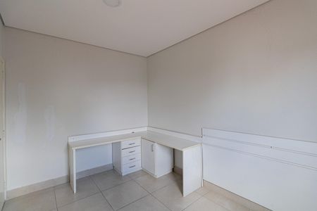 Casa à venda com 272m², 4 quartos e 2 vagasSuíte 2