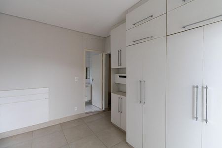 Casa à venda com 272m², 4 quartos e 2 vagasSuíte 3