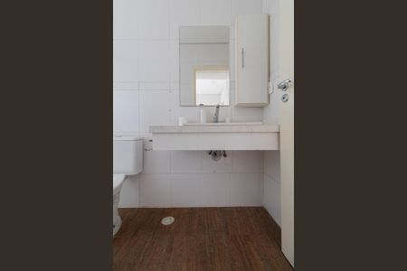 Casa à venda com 272m², 4 quartos e 2 vagasBanheiro Suíte 1