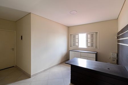 Casa à venda com 272m², 4 quartos e 2 vagasEscritório