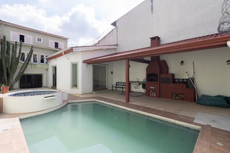 Casa à venda com 272m², 4 quartos e 2 vagasPiscina