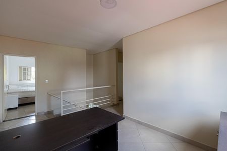 Casa à venda com 272m², 4 quartos e 2 vagasEscritório