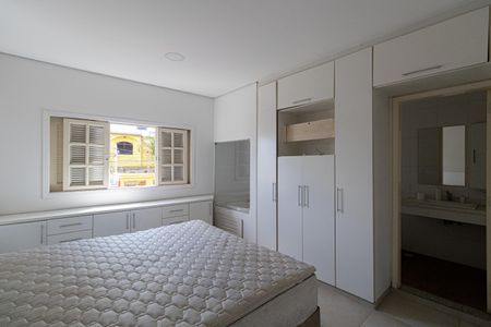 Casa à venda com 272m², 4 quartos e 2 vagasSuite 1