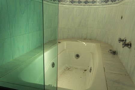 Casa à venda com 349m², 4 quartos e 6 vagas Casa à venda com 349m², 4 quartos e 6 vagasBanheiro