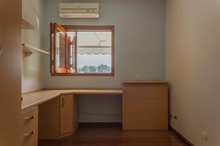 Casa à venda com 349m², 4 quartos e 6 vagas Casa à venda com 349m², 4 quartos e 6 vagasQuarto 1