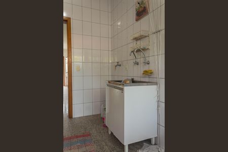 Casa à venda com 349m², 4 quartos e 6 vagas Casa à venda com 349m², 4 quartos e 6 vagasÁrea de Serviço