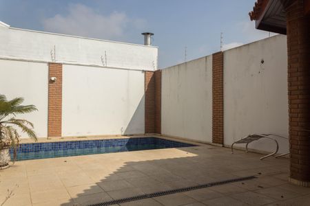Casa à venda com 349m², 4 quartos e 6 vagas Casa à venda com 349m², 4 quartos e 6 vagasÁrea comum