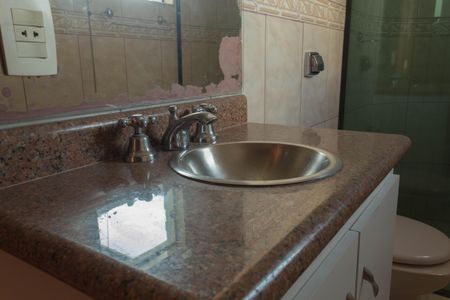 Casa à venda com 349m², 4 quartos e 6 vagas Casa à venda com 349m², 4 quartos e 6 vagasBanheiro da Suíte 2