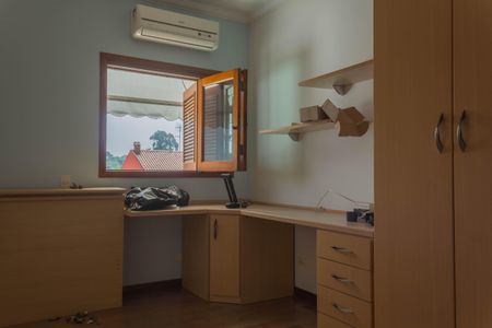 Casa à venda com 349m², 4 quartos e 6 vagas Casa à venda com 349m², 4 quartos e 6 vagasQuarto 2