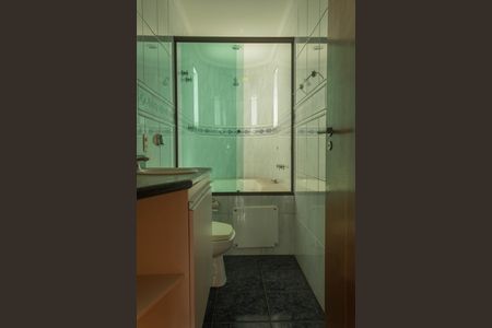 Casa à venda com 349m², 4 quartos e 6 vagas Casa à venda com 349m², 4 quartos e 6 vagasBanheiro