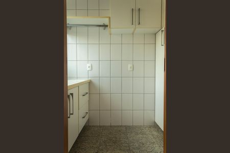 Casa à venda com 349m², 4 quartos e 6 vagas Casa à venda com 349m², 4 quartos e 6 vagasÁrea de Serviço