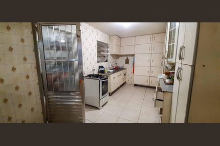 Casa para alugar com 240m², 3 quartos e 1 vagaCozinha