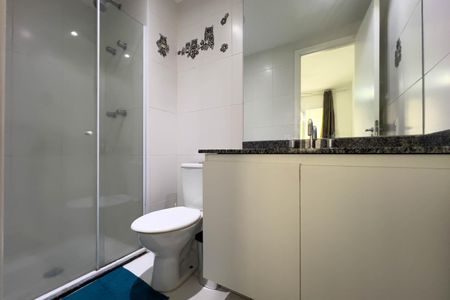 Studio para alugar com 34m², 1 quarto e 1 vaga Studio para alugar com 34m², 1 quarto e 1 vagaBanheiro