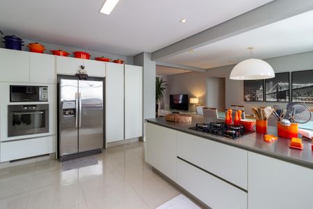 Apartamento para alugar com 175m², 2 quartos e 1 vaga Apartamento para alugar com 175m², 2 quartos e 1 vagaCozinha