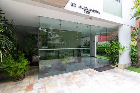 Apartamento para alugar com 175m², 2 quartos e 1 vaga Apartamento para alugar com 175m², 2 quartos e 1 vagaÁrea Comum - Hall Social