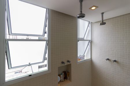 Apartamento para alugar com 175m², 2 quartos e 1 vaga Apartamento para alugar com 175m², 2 quartos e 1 vagaBanheiro da Suíte