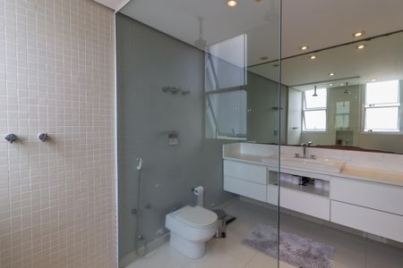 Apartamento para alugar com 175m², 2 quartos e 1 vaga Apartamento para alugar com 175m², 2 quartos e 1 vagaBanheiro da Suíte