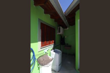 Casa à venda com 107m², 2 quartos e 1 vagaÁrea de Serviço