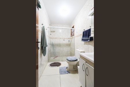 Casa à venda com 107m², 2 quartos e 1 vagaBanheiro