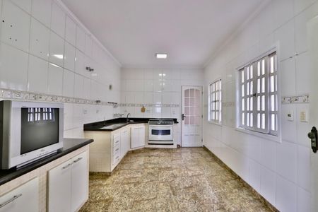 Casa à venda com 270m², 2 quartos e 3 vagas Casa à venda com 270m², 2 quartos e 3 vagasCozinha