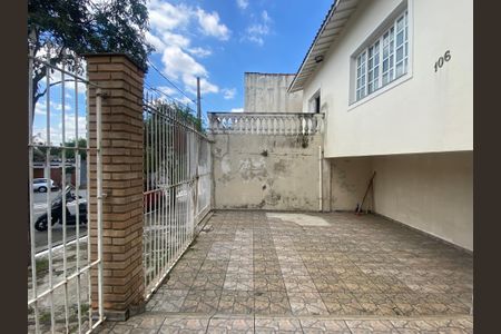 Casa à venda com 270m², 2 quartos e 3 vagas Casa à venda com 270m², 2 quartos e 3 vagasGaragem