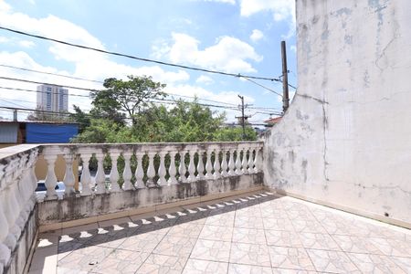 Casa à venda com 270m², 2 quartos e 3 vagas Casa à venda com 270m², 2 quartos e 3 vagasQuintal