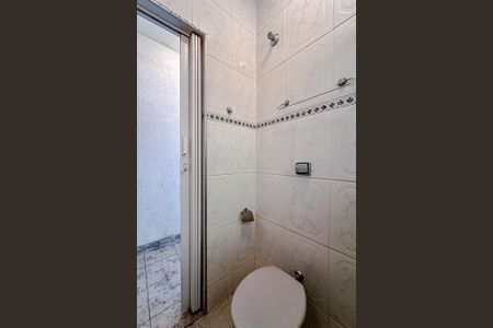 Casa à venda com 234m², 6 quartos e 4 vagasBanheiro da Suíte 2