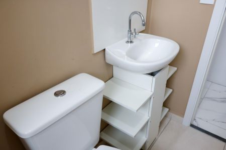 Apartamento para alugar com 55m², 2 quartos e 1 vaga Apartamento para alugar com 55m², 2 quartos e 1 vagaBanheiro da Suíte