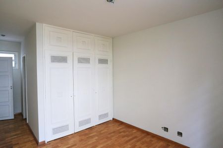 Casa à venda com 550m², 4 quartos e 2 vagasQuarto 2