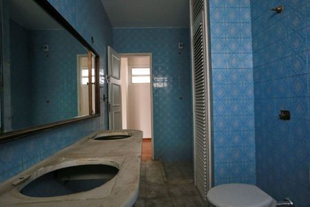 Casa à venda com 550m², 4 quartos e 2 vagasBanheiro Suíte 1