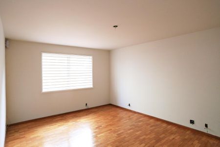 Casa à venda com 550m², 4 quartos e 2 vagasQuarto 2